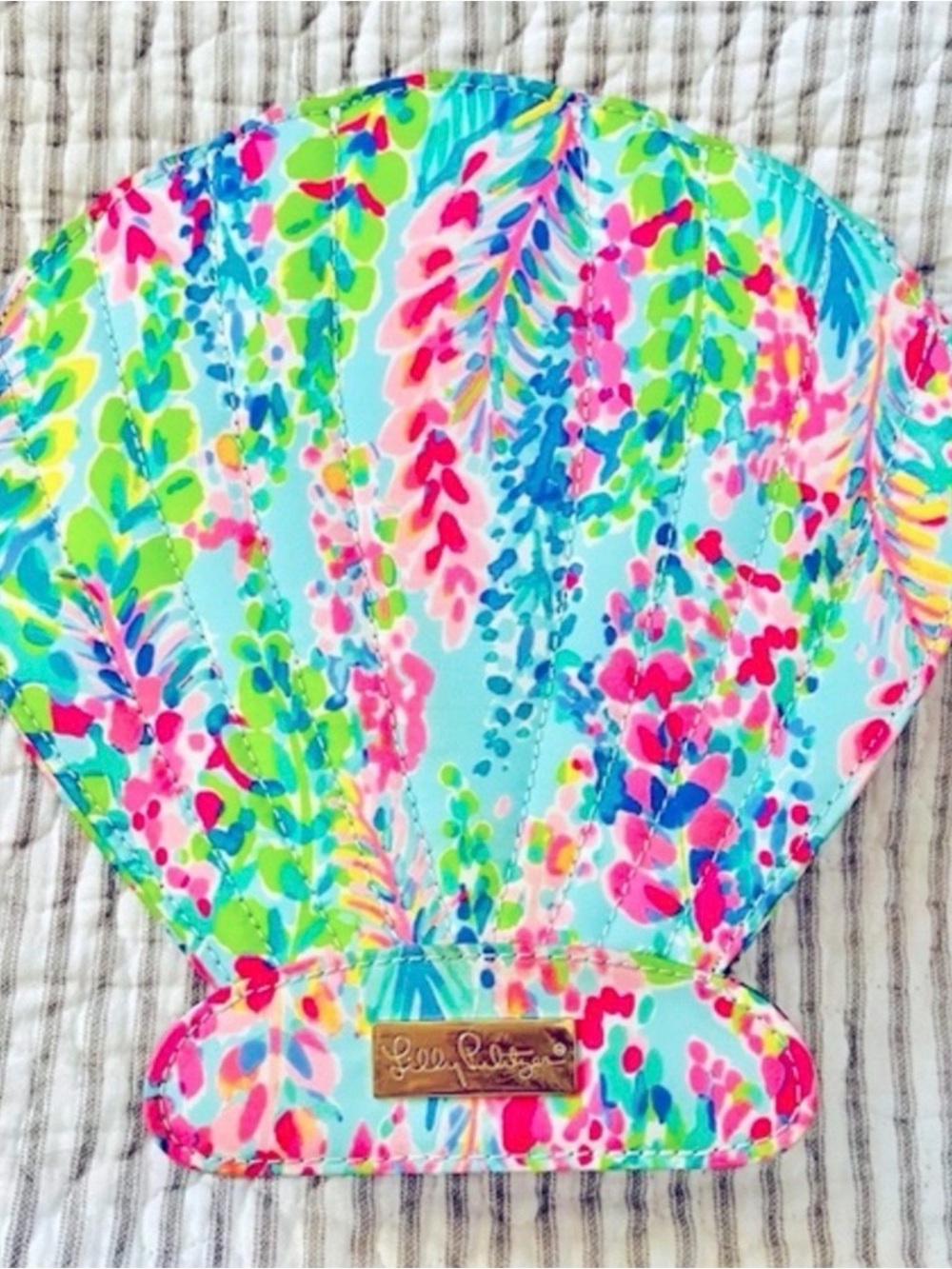Lilly Pulitzer Colorful Floral Shell Makeup Brush Case - Pink, Blue, Green